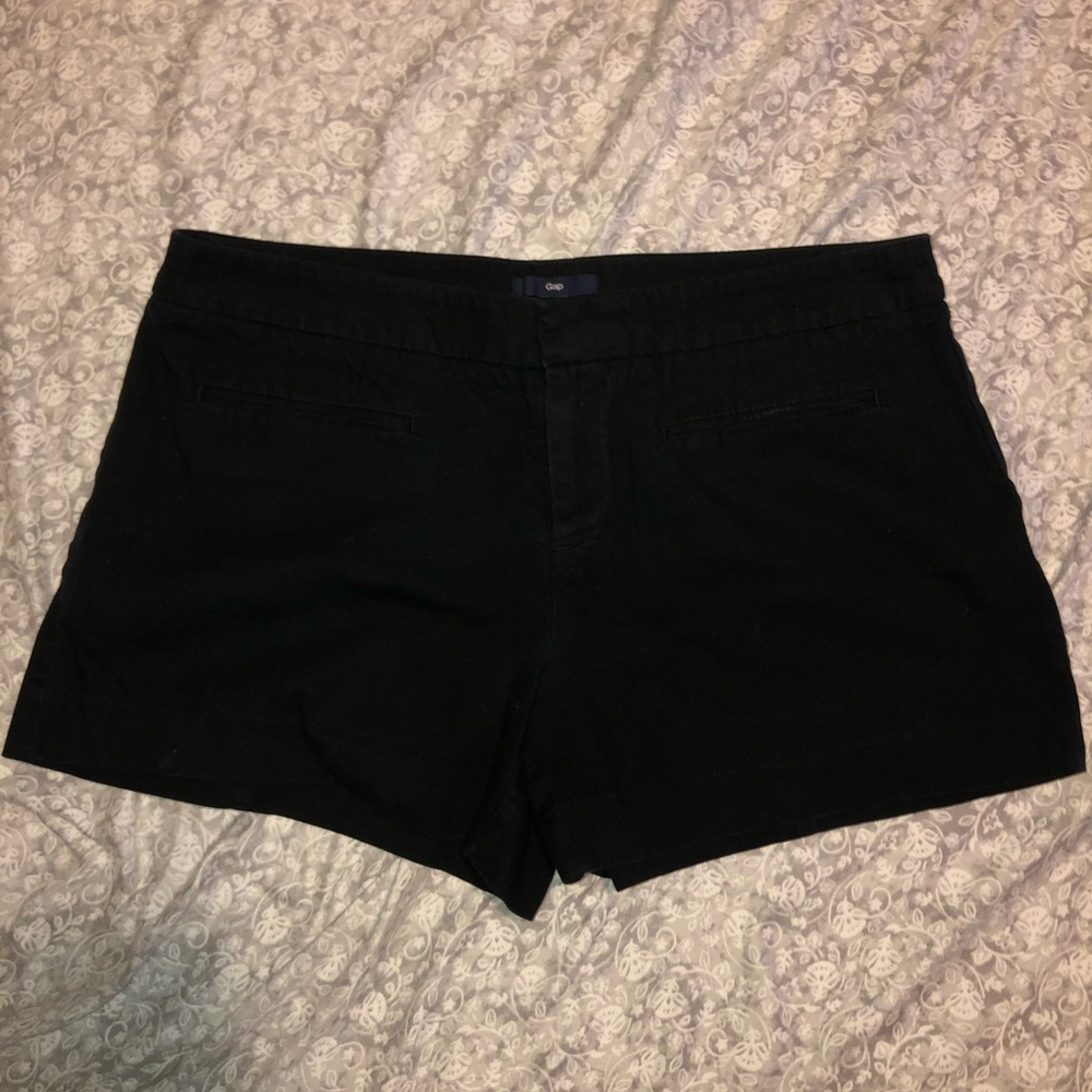 Gap black shorts
